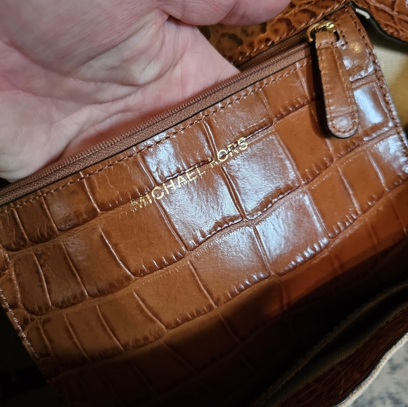 Michael Kors Giraffe print tote - Picture 7 of 11